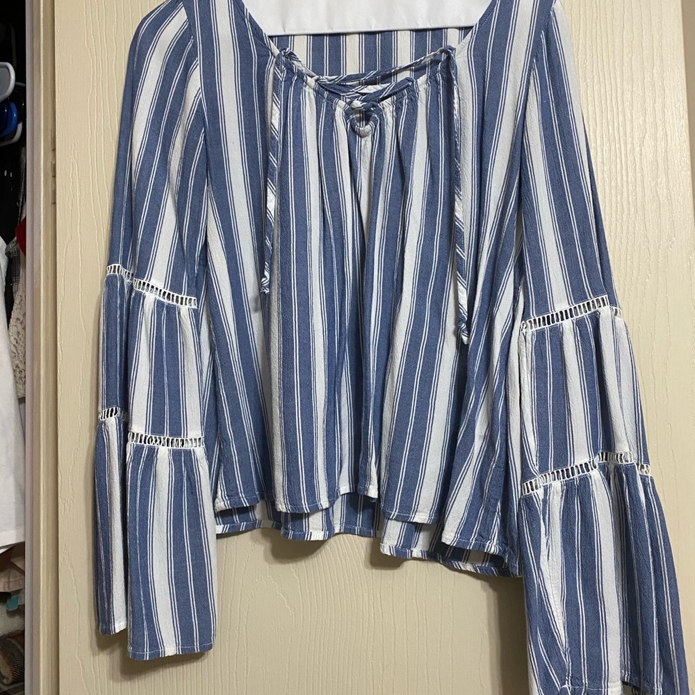 Cute hollister blouse